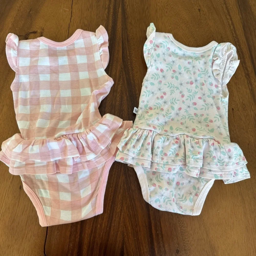 Honest Baby Set of 2 Plaid, Floral Pink and White Baby Cotton Romper size 6-9M.